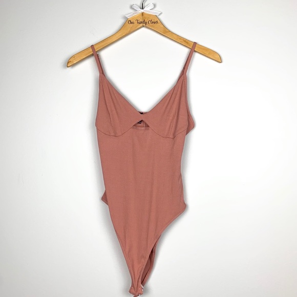 Topshop Tops - NWT TopShop | Nude Cutout Ribbed Bodysuit SZ 10